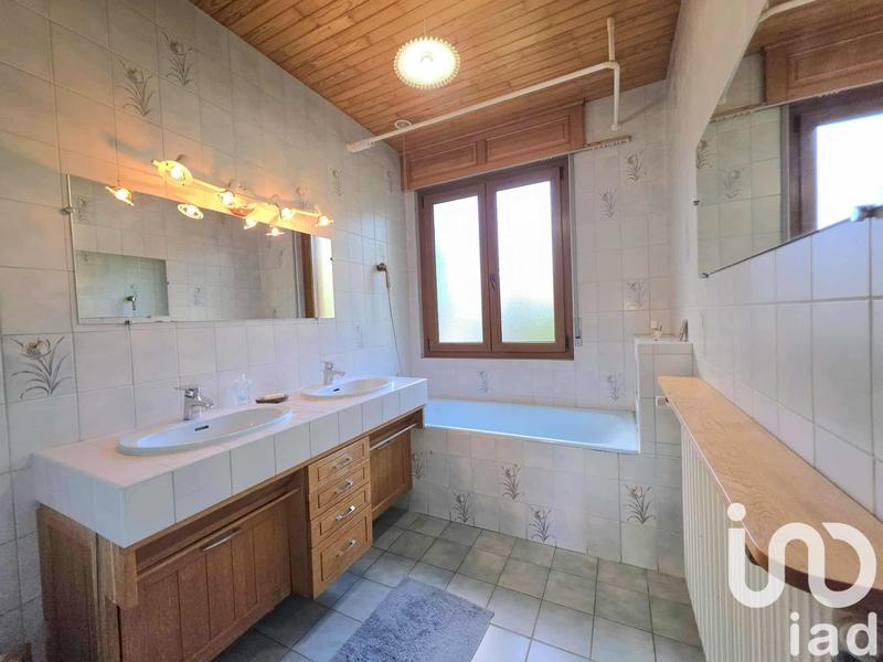 Maison - 138 m² - 5 pièces