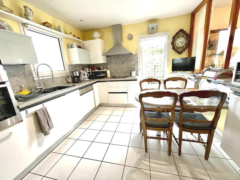 Maison - 185 m² - 7 pièces