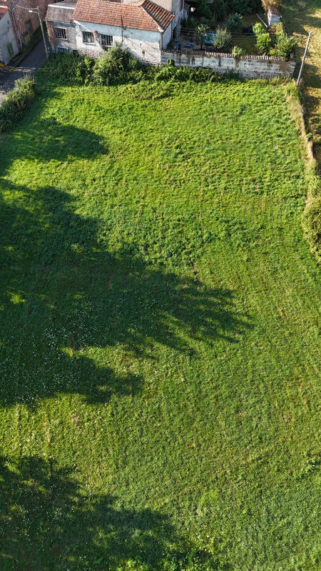 Terrain constructible - 1 640 m²