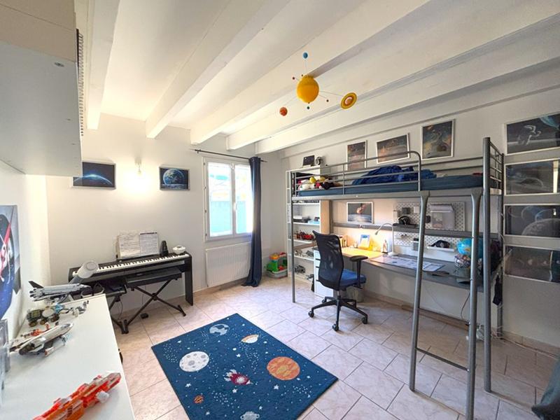 Maison - 170 m² - 9 pièces