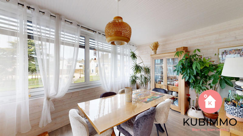 Maison - 230 m² - 9 pièces