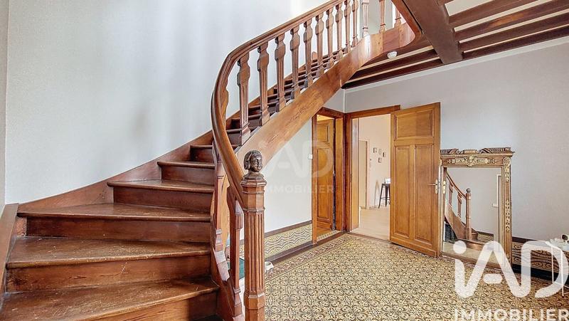 Maison - 232 m² - 7 pièces