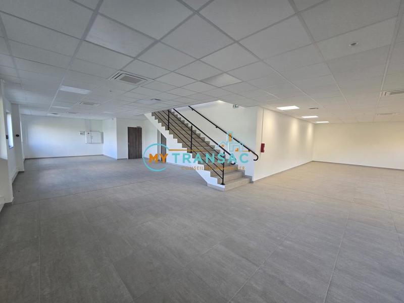 Local d'activité / Entrepôt - 1 675 m²