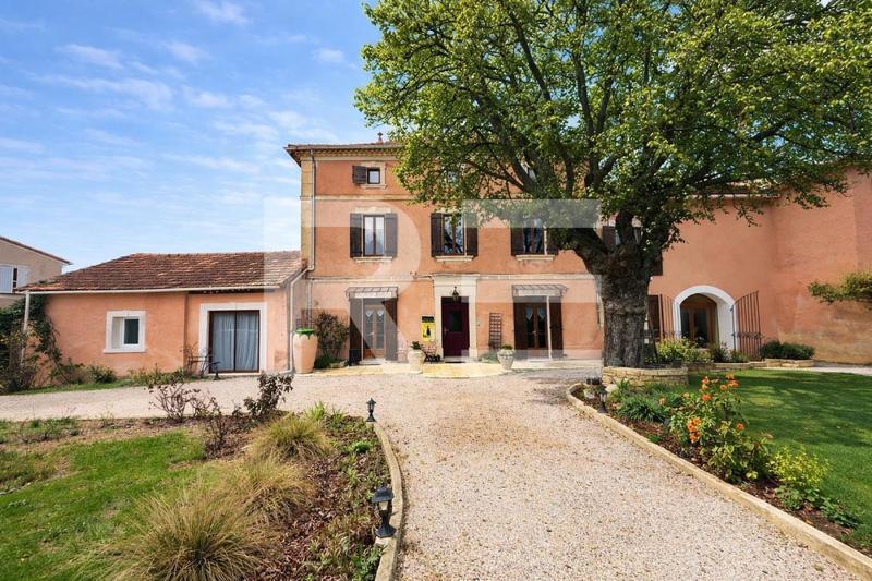 Maison de maîtres - 271 m² - 8 pièces