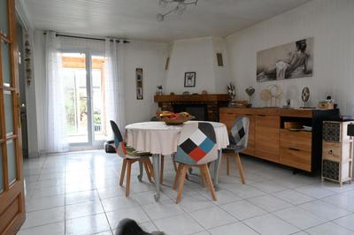Maison - 94 m² - 5 pièces