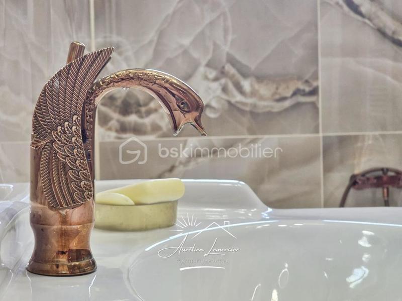 Maison - 200 m² - 6 pièces