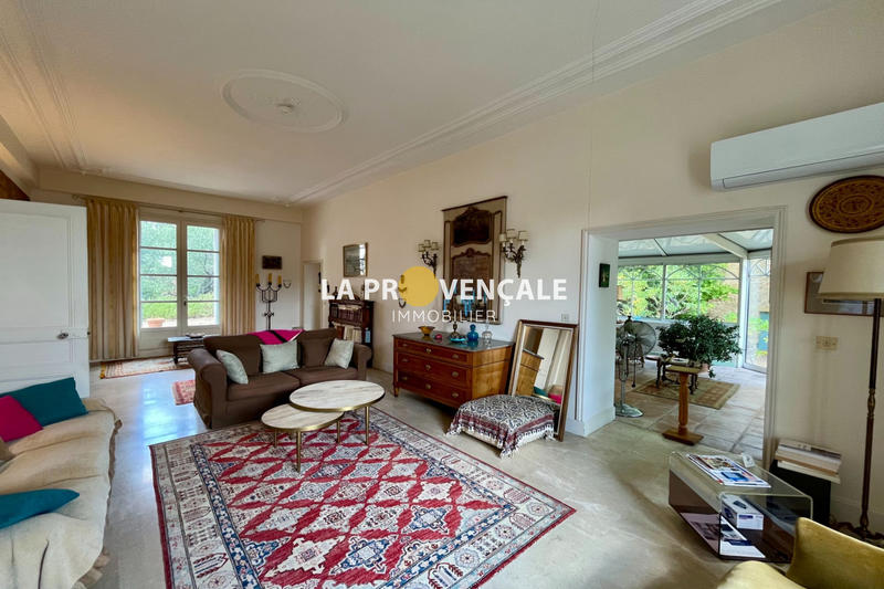 Demeure - 265 m² - 8 pièces