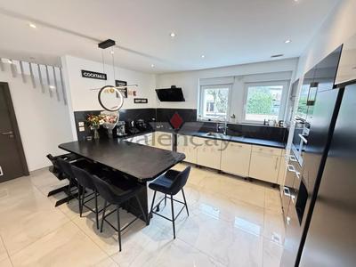 Maison - 152 m² - 6 pièces