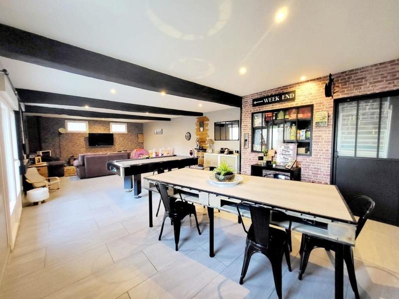 Maison en pierre - 218 m² - 6 pièces