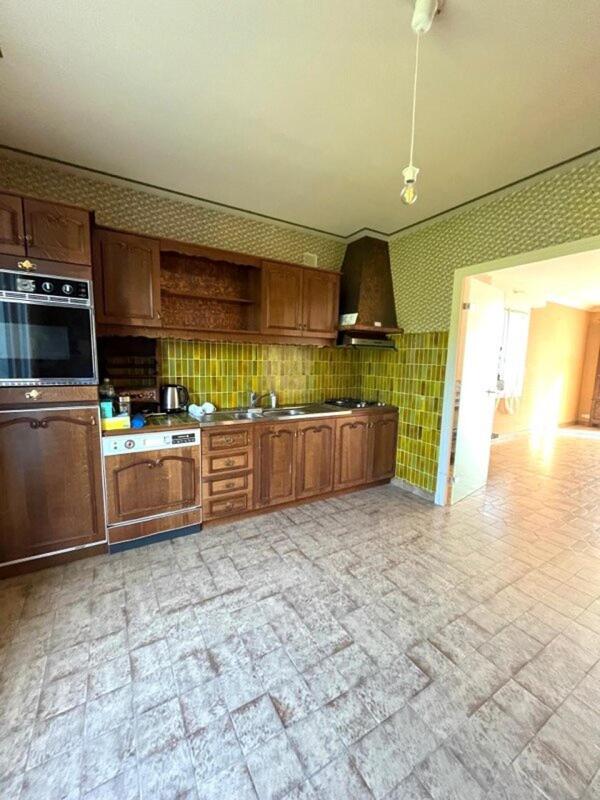 Maison - 168 m² - 8 pièces