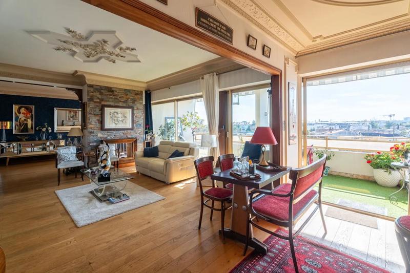 Appartement - 214 m² - 7 pièces