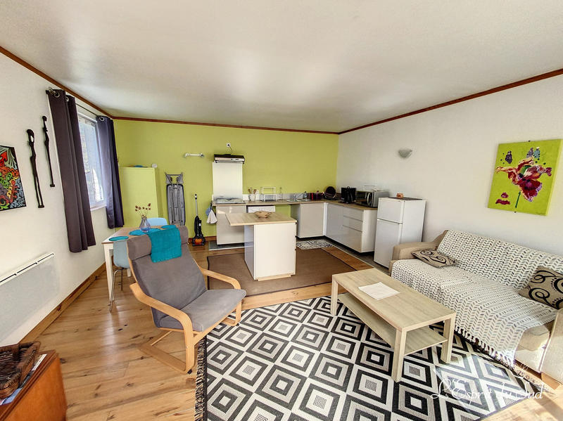 Maison - 198 m² - 11 pièces