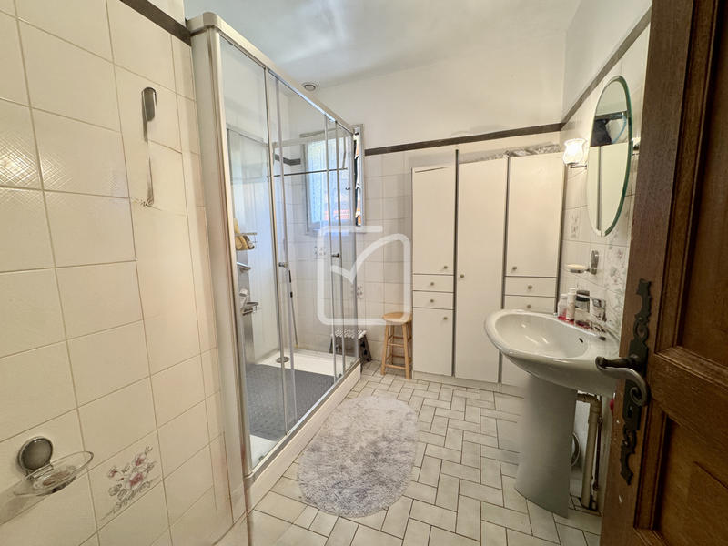 Maison - 180 m² - 7 pièces