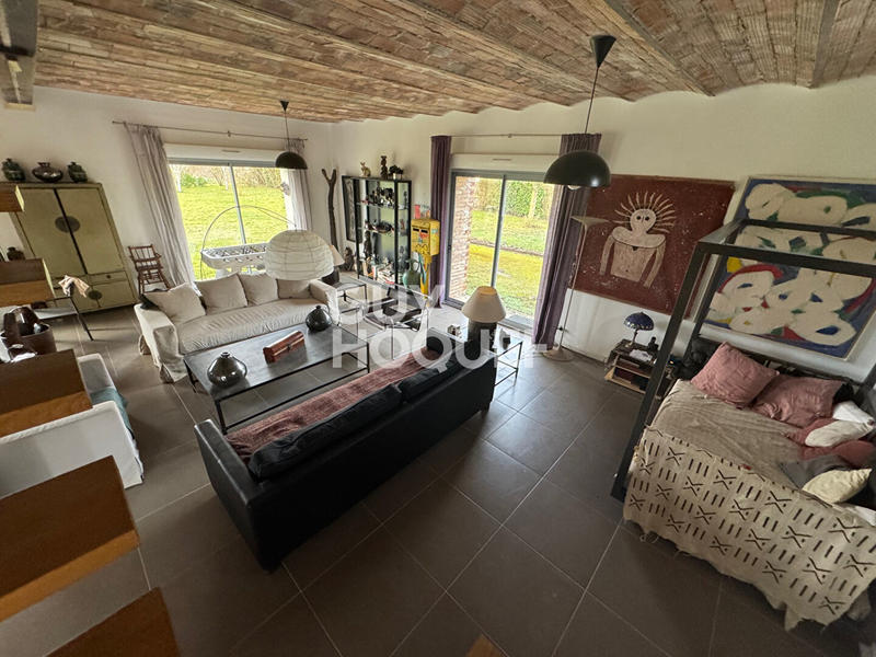 Maison - 257 m² - 5 pièces