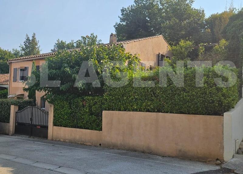 Maison traditionnelle - 124 m² - 5 pièces