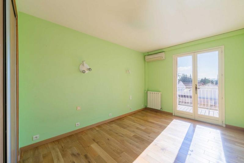 Villa - 222 m² - 6 pièces