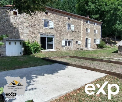 Maison - 171 m² - 7 pièces