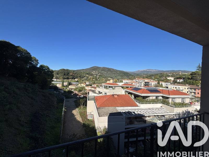 Appartement - 100 m² - 3 pièces