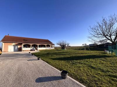 Maison - 247 m² - 7 pièces