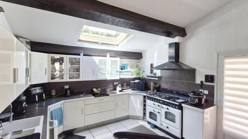 Maison - 195 m² - 6 pièces