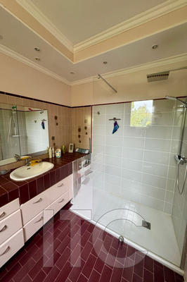 Maison - 184 m² - 6 pièces