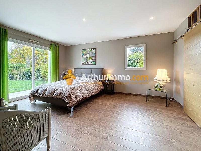 Maison - 233 m² - 6 pièces