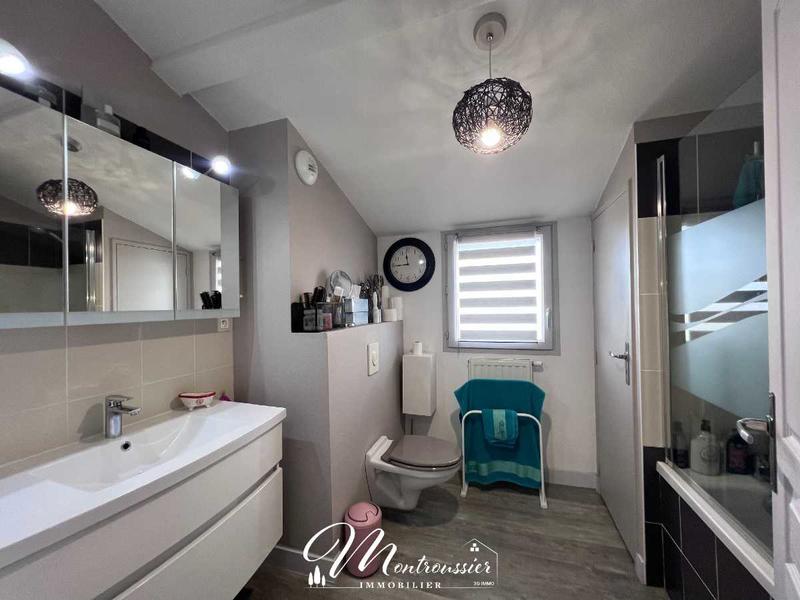 Maison traditionnelle - 100 m² - 4 pièces