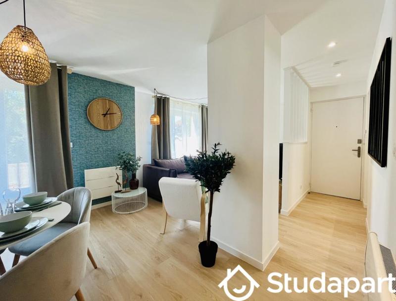 Chambre - 9 m² - 1 pièce