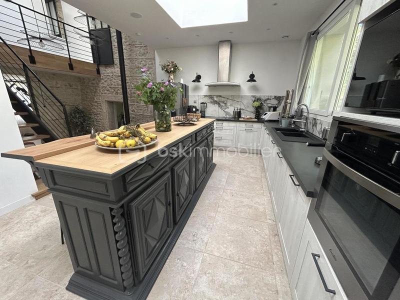 Maison en pierre - 215 m² - 5 pièces