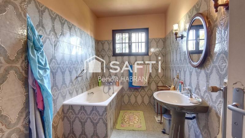 Maison - 230 m² - 8 pièces