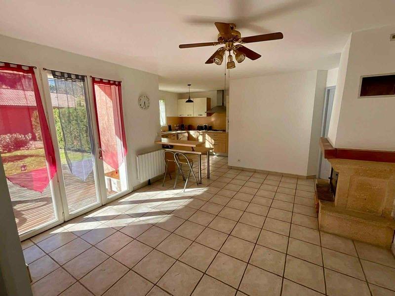 Maison - 242 m² - 8 pièces