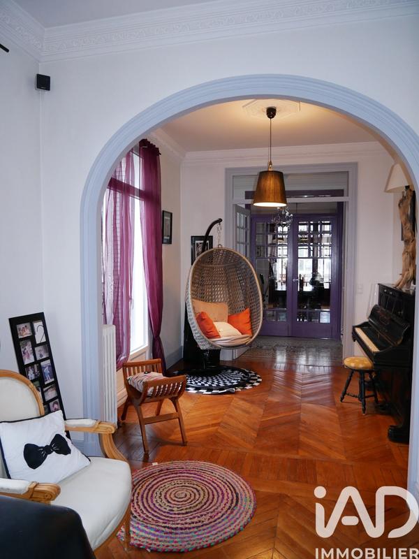 Maison - 231 m² - 8 pièces