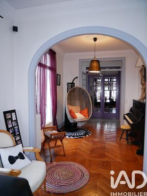 Maison - 231 m² - 8 pièces