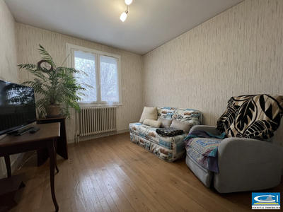 Maison traditionnelle - 104 m² - 7 pièces