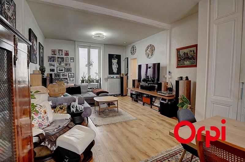 Appartement - 94 m² - 3 pièces