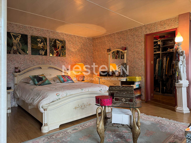 Maison - 273 m² - 10 pièces