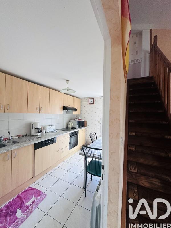 Maison - 207 m² - 9 pièces