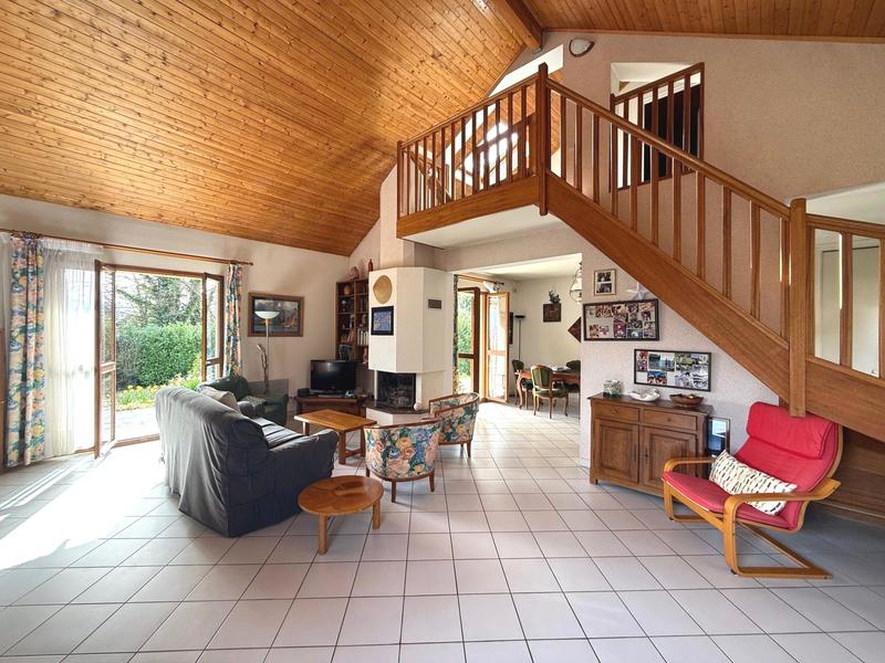 Maison - 157 m² - 7 pièces