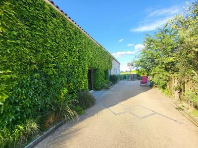 Maison - 186 m² - 7 pièces