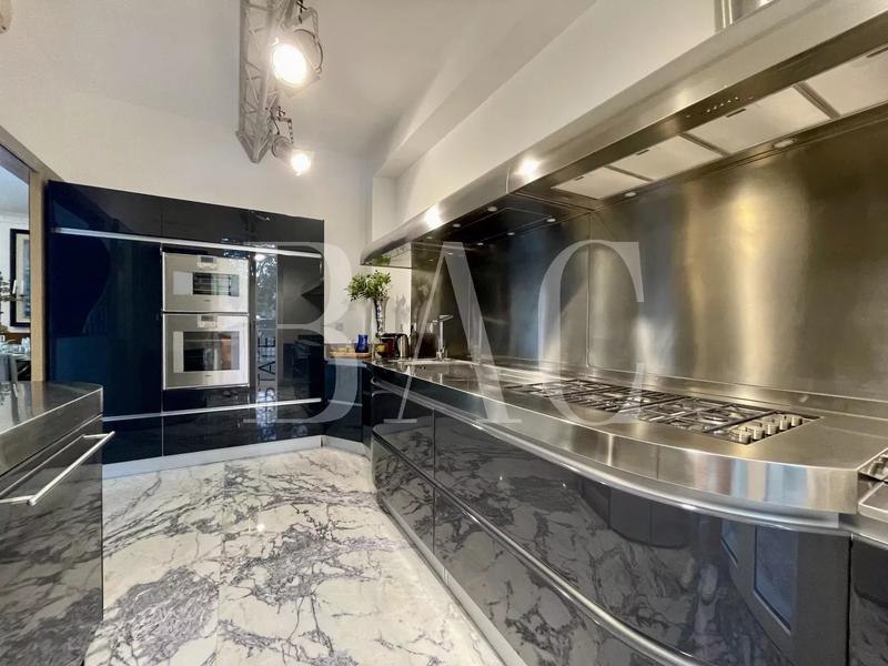 Villa - 289 m² - 7 pièces