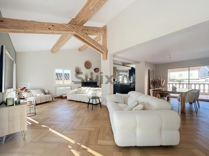 Villa - 196 m² - 7 pièces