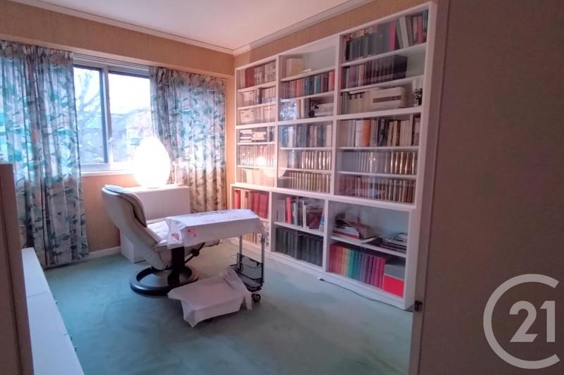 Appartement - 115 m² - 5 pièces