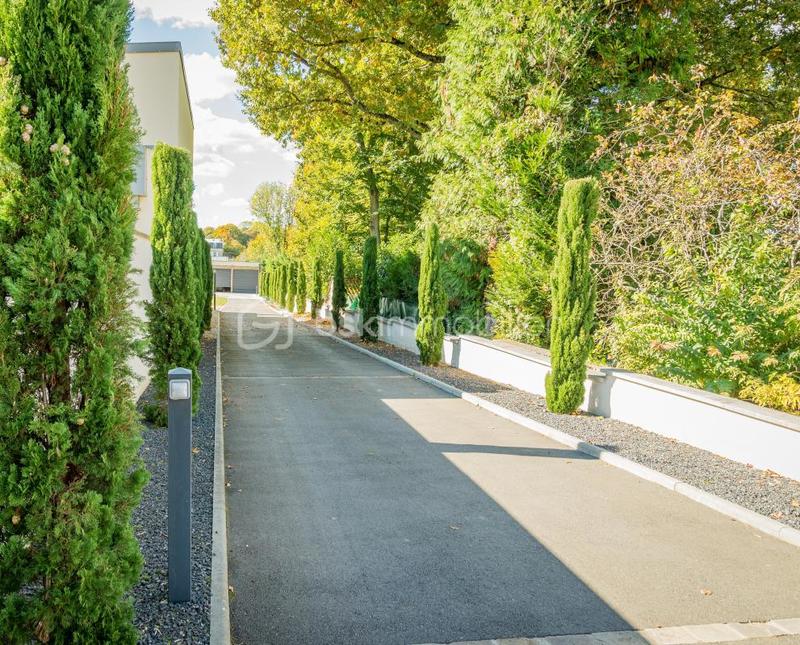 Maison d'architecte - 225 m² - 7 pièces