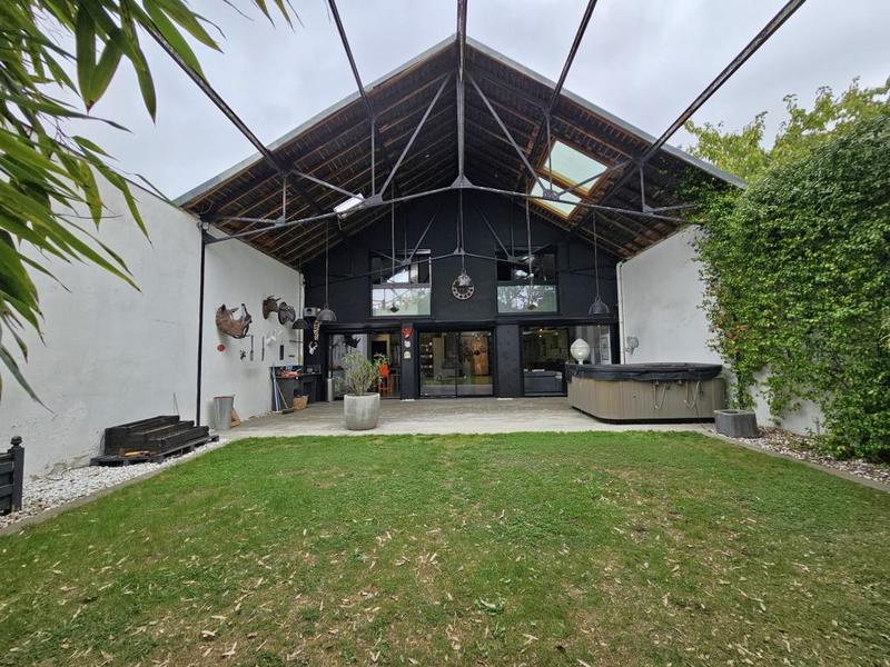 Maison - 204 m² - 6 pièces