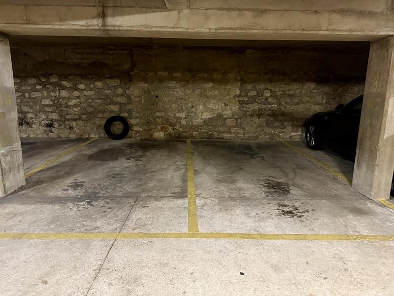 Parking / Garage - 25 m²