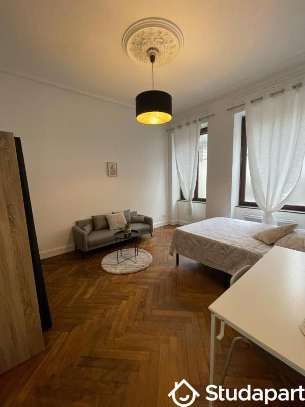 Chambre - 11 m² - 1 pièce