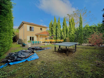 Maison - 98 m² - 5 pièces