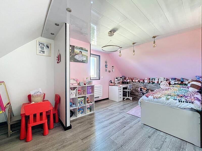 Maison traditionnelle - 173 m² - 6 pièces