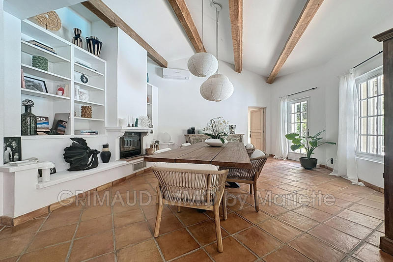 Villa - 197 m² - 6 pièces