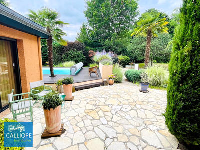 Maison - 208 m² - 8 pièces